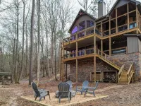 Riverfront Cabin! Hot Tub, Bar, & Fireplace; Family Friendly; Fire Pit Hotels in Ellijay