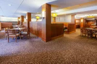 แรนดอล์ฟ โรงแรม ลิเวอร์พูล/ซีราคิวส์/แอร์พอร์ต เวสต์, เทรดมาร์ค - พร้อมอาหารเช้า