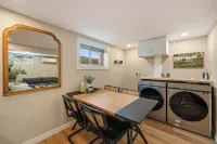 Fully renovated sunlight basement ADU in Seward Park 슈어드 파크 호텔