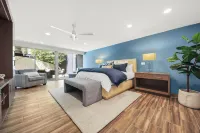 A Desert Escape at Historic Sandpiper - beautifully updated 3 bedroom Hotels near The Living Desert Zoo and Gardens