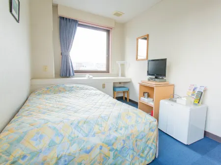 Business Hotel Century Отели рядом со станцией JR Tento station