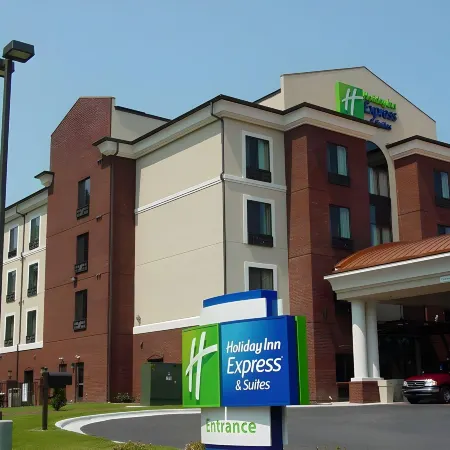 Holiday Inn Express & Suites ROCKINGHAM by IHG