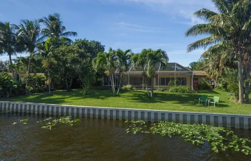 Beautiful home on Lake Clarke Shores