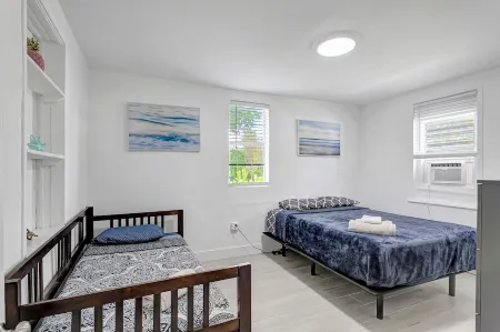 Prime location, Pineapple district, walk to Atlantic, 1bd, pets