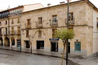 Ikonik Plaza Mercado