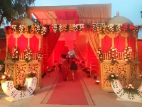 Tej Mahal Palace Bandikui Hotels in Dausa