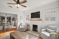 ONLY 1 MIN WALK TO DOWNTOWN MOUNT DORA