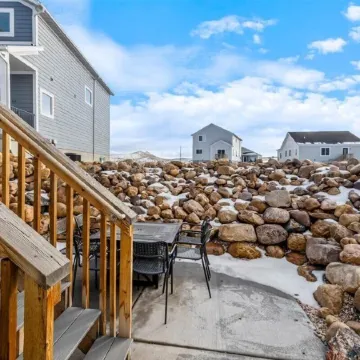 Beautiful home at Bear Lake sleeps 20+ with access to Ideal Beach included
