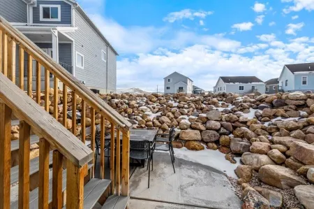 Beautiful home at Bear Lake sleeps 20+ with access to Ideal Beach included