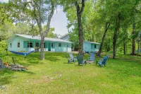 Paradise on the Rainbow River Hotels near KP Hole Park