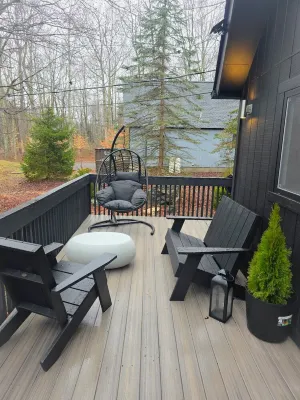 Hydrotherapy Jacuzzi-Sauna -Sauna • Hydro Hot Tub, Romantic Cabin
