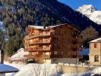Les Combins 30 - Homestays