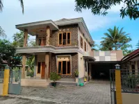 Griya Delvin Hotels in Temon