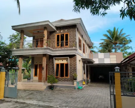 Griya Delvin Hotéis em Temon