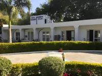 Hotel Ganesha Garden Villa のホテル
