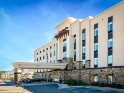 Hampton Inn Emerson LakePoint Hotels in Emerson