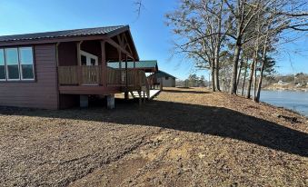 Cozy 102 Cabin 1 bdrm on Smith Lake Located beside Smith Lake Park Boat Ramp
