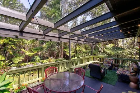 Halehikiola 3 Bedroom Home by RedAwning