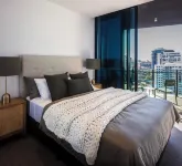 Kangaroo Point Apartments by Urban Rest - balcony