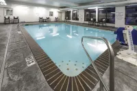 홀리데이 인 익스프레스 호텔 & 스위트 파스코-트라이 시티즈 바이 IHG - 수영장