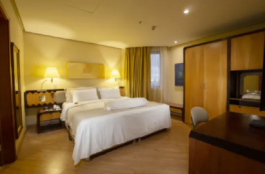 Golden Tower Pinheiros by Fênix Hotéis Hotels near Pinheiros