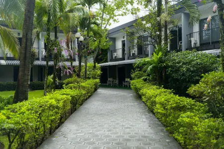 Riande Aeropuerto Hotel Casino Отели в г. Лас Маньянитас