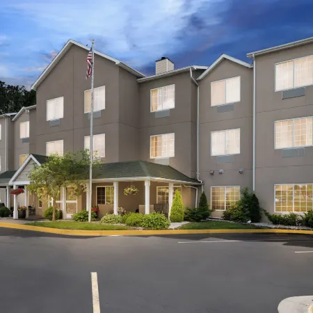 Country Inn & Suites by Radisson, Grand Rapids Airport, MI