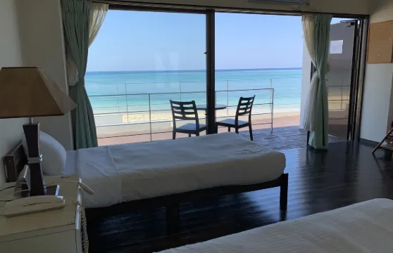 On The Beach Lue餐廳酒店