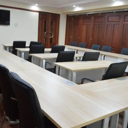 Cranes Suites Hotel