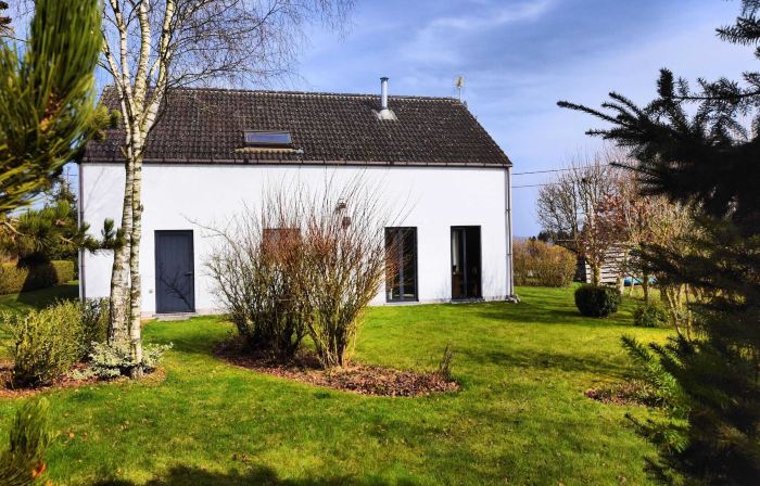 Holiday Home in Peaceful Setting and Large Garden
