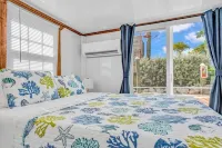 Aqua Lodges at 47th Street - Homestays