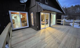 Brookside Hideaway, Brook Road Inn