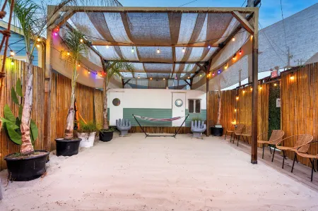 Good Life Vacation Rental Resort Отели рядом с достопримечательностью «Центральная библиотека Сан-Диего»