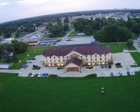 Countryview Inn & Suites Hotels in Robinson