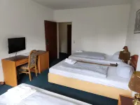 Hotel & Restaurant Heidekrug in Pinneberg Hotels in Wedel