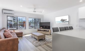 The Laneway Villas by Burleigh Letting Company