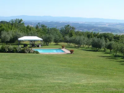 Apartment in Cetona with Pool