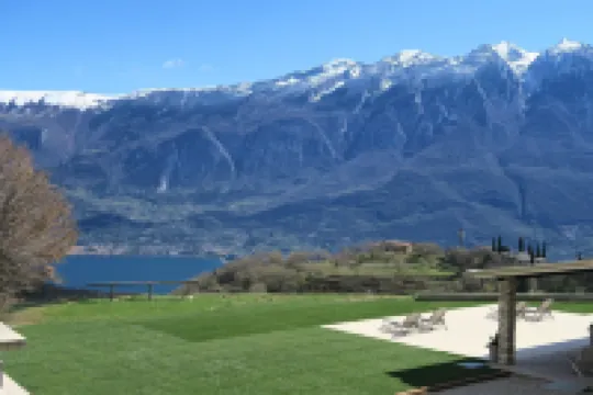 Oasi Da Vinci Lake Garda View Apartments