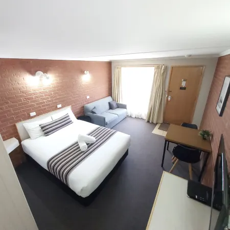 Country Mile Motor Inn