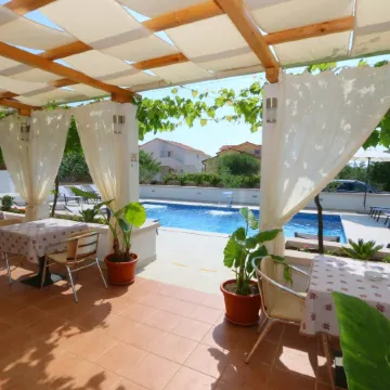 Pansion Villa Bok