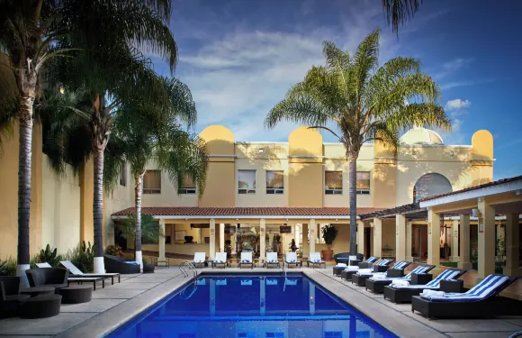 美洲嘉年華哈仙達伊斯塔潘德拉薩爾酒店