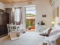 Small Luxury Apartments Pool and Sea View - Stella Del Mare Hotels in Fontane Bianche