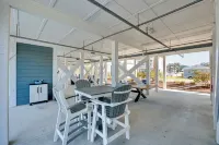 206 Queen Suite, 2nd Floor Low Tide Hotel di North Topsail Beach