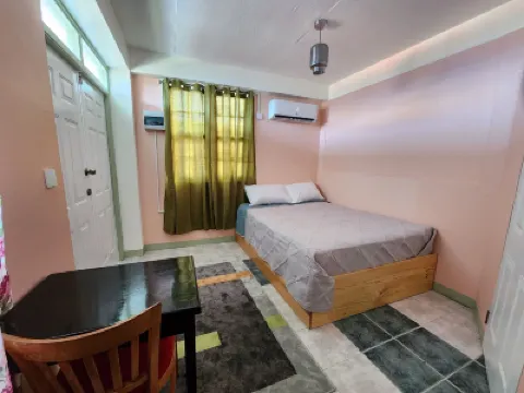 C & M Suites Your Haven in the City Hoteles en 