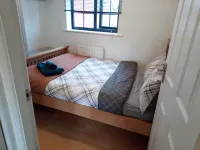 Beautiful 2-Bed House in Bolton with Free Parking Hoteles en Bolton
