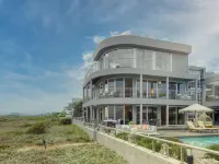 Atlantic Palms Hotels near Paddocks shopping Centre