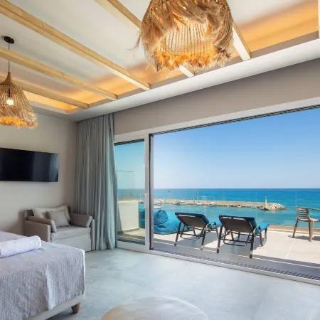 Skipper Beachfront Suites