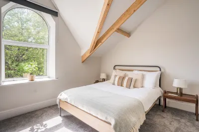 HG Collection - 2 Bedroom Apartment in Cardiff City Centre Hotels in Adamsdown