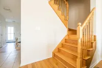 New 3Br Townhouse, Minutes to Niagara Falls and Brock University by Globalstay Hôtels à : Thorold