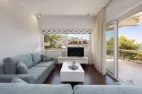 Relux Sea View 2 Bedroom Apartment by BluPine Hotels in Vouliagmeni